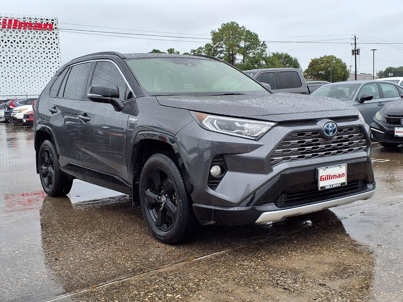 Used 2020 Toyota RAV4 XSE AWD/4WD image 2
