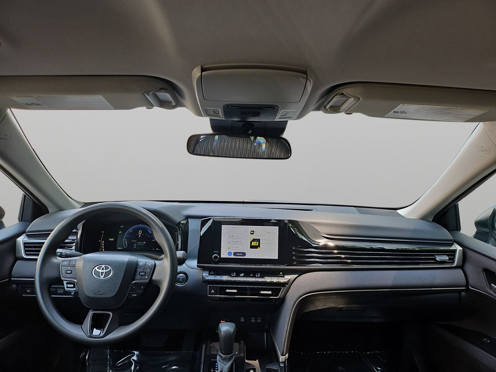 Used 2025 Toyota Camry LE FWD image 39