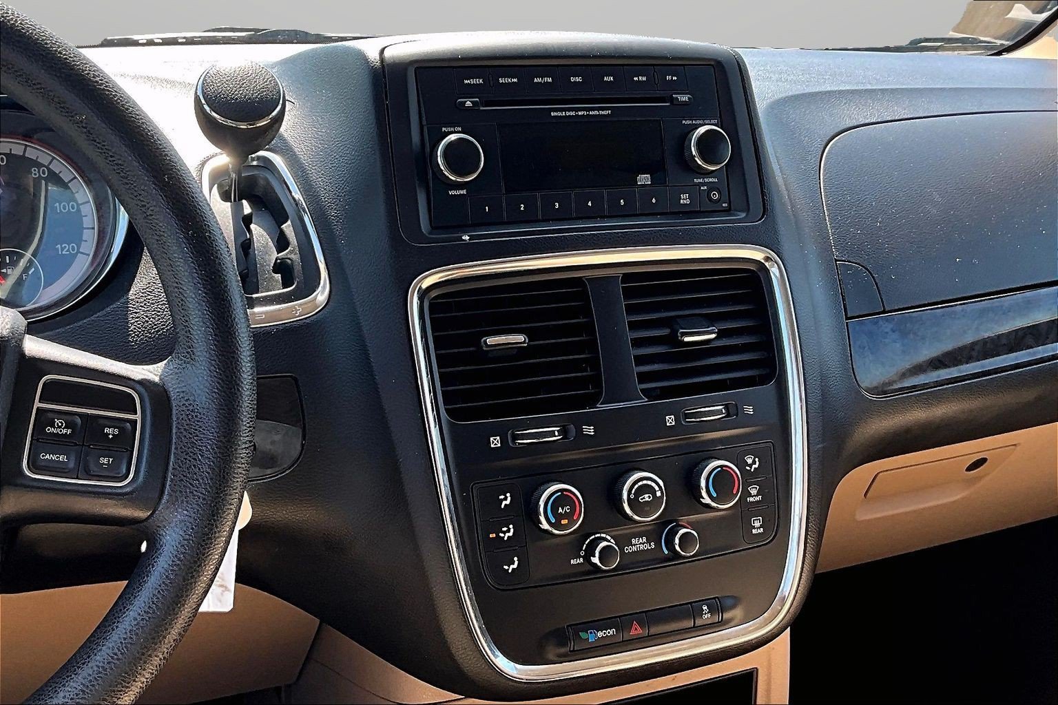 Used 2014 Dodge Grand Caravan SE w/ Quick Order Package 29E SE FWD image 6