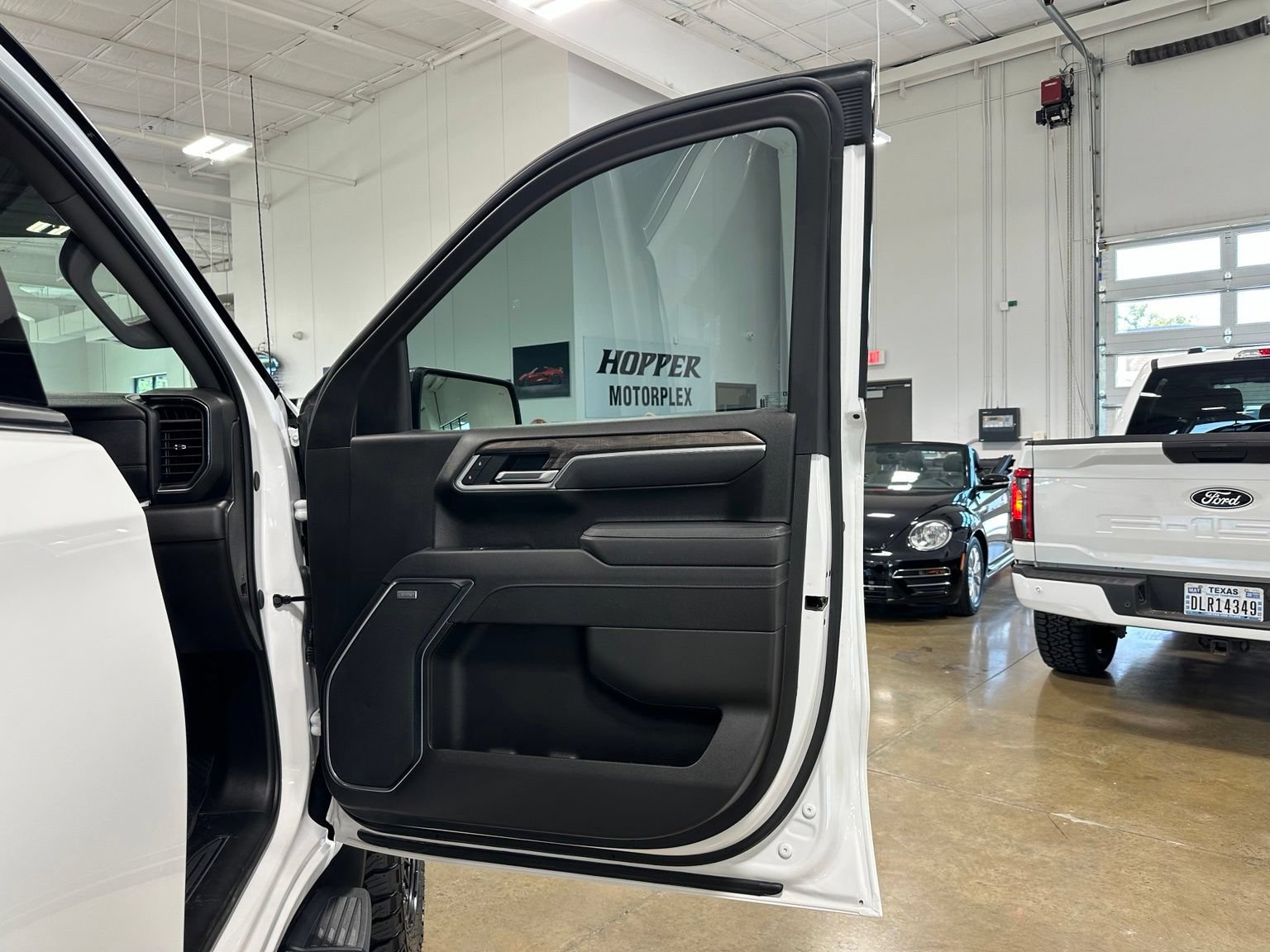 Used 2025 Chevrolet Silverado 1500 LTZ w/ Z71 Off-Road Package AWD/4WD image 38