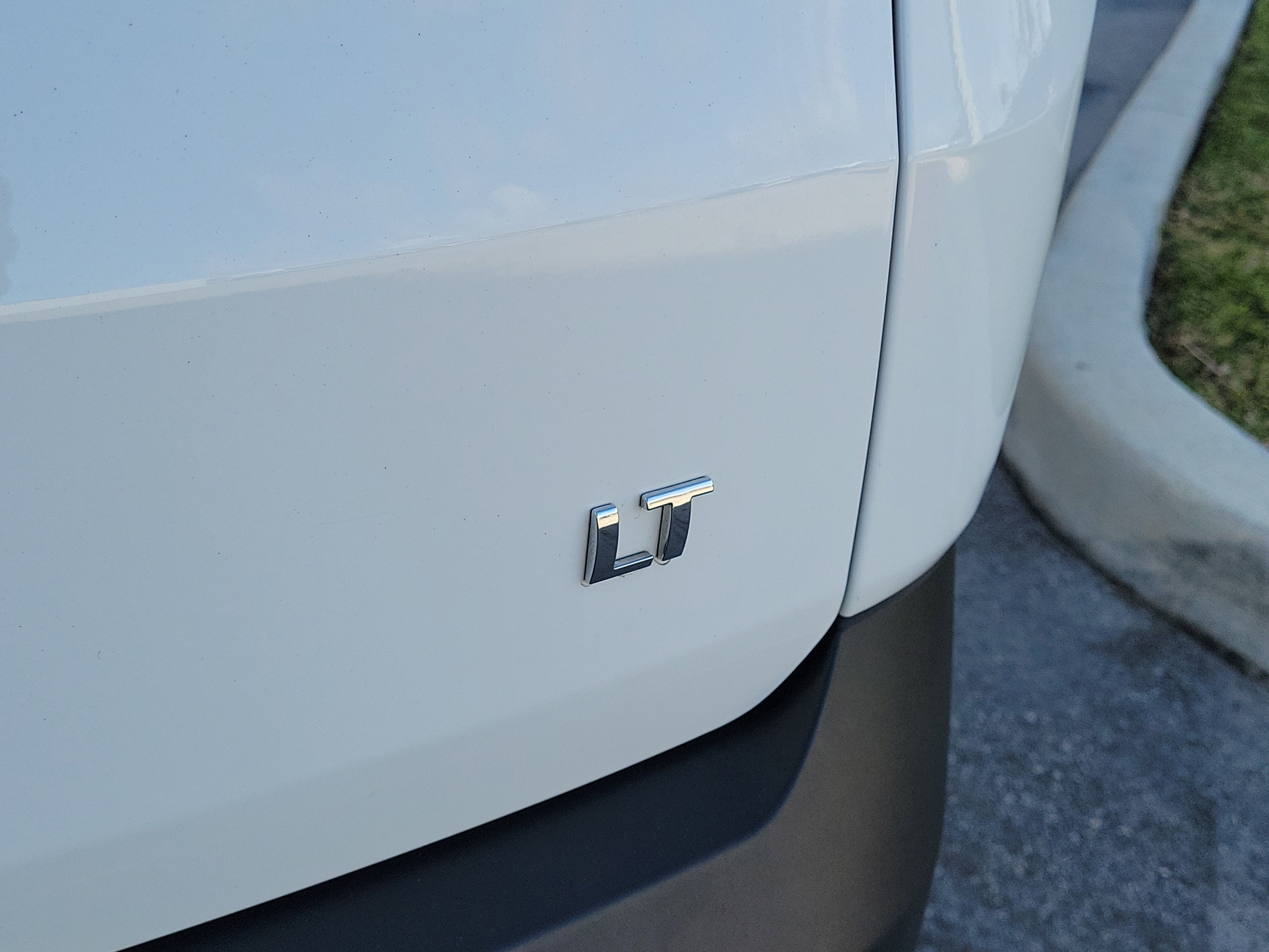 Used 2023 Chevrolet Traverse LT image 29