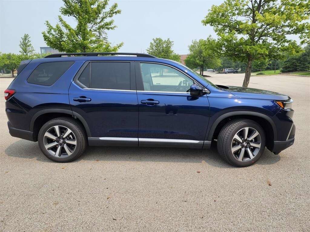 Used 2023 Honda Pilot Touring image 14