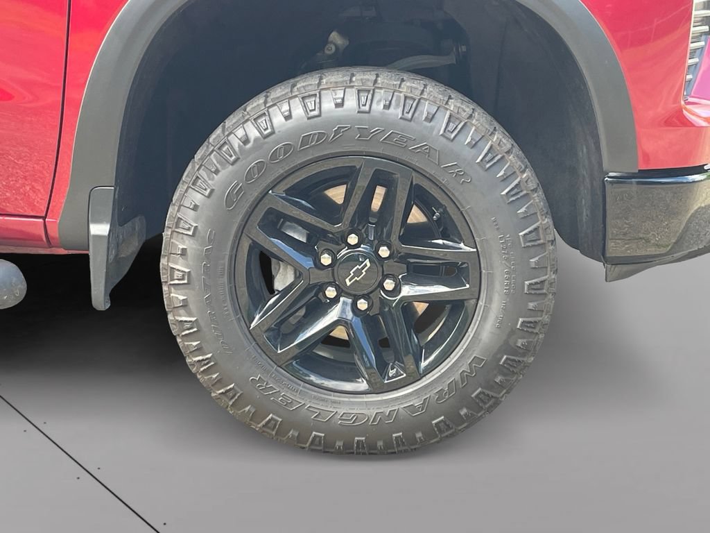 Used 2023 Chevrolet Silverado 1500 LT Trail Boss w/ Convenience Package II AWD/4WD image 9
