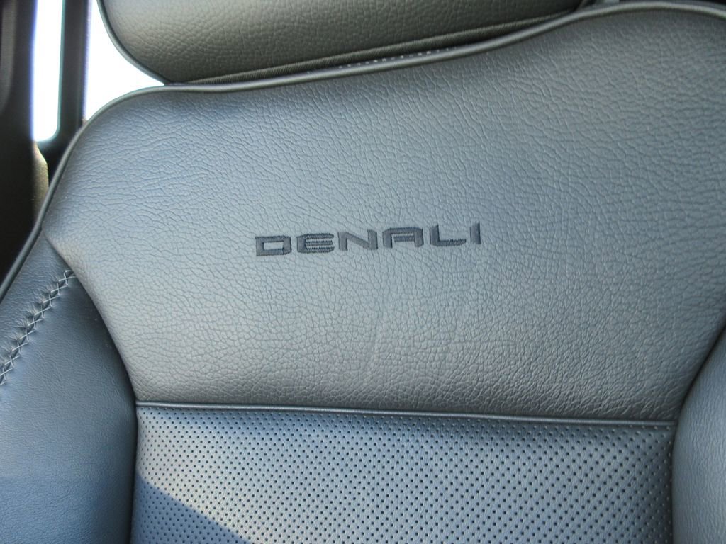 Certified 2021 GMC Yukon Denali w/ Denali Premium Package image 41