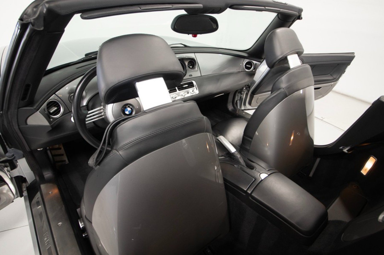 Used 2001 BMW Z8 image 69