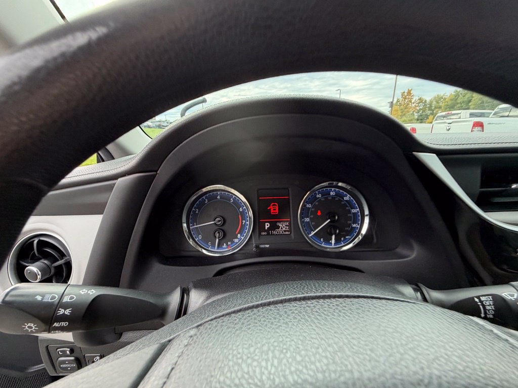Used 2018 Toyota Corolla LE FWD image 26