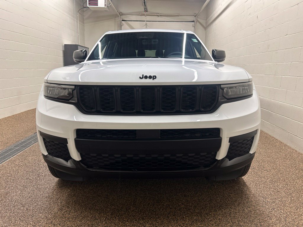 Used 2025 Jeep Grand Cherokee L Laredo AWD/4WD image 7