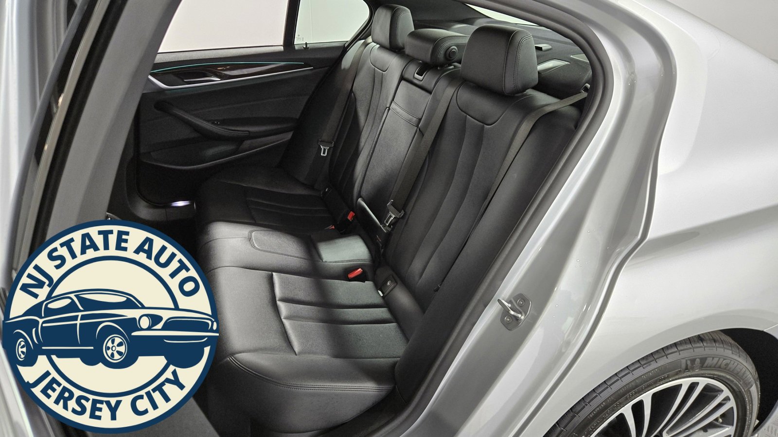 Used 2018 BMW 530i xDrive w/ Premium Package image 25