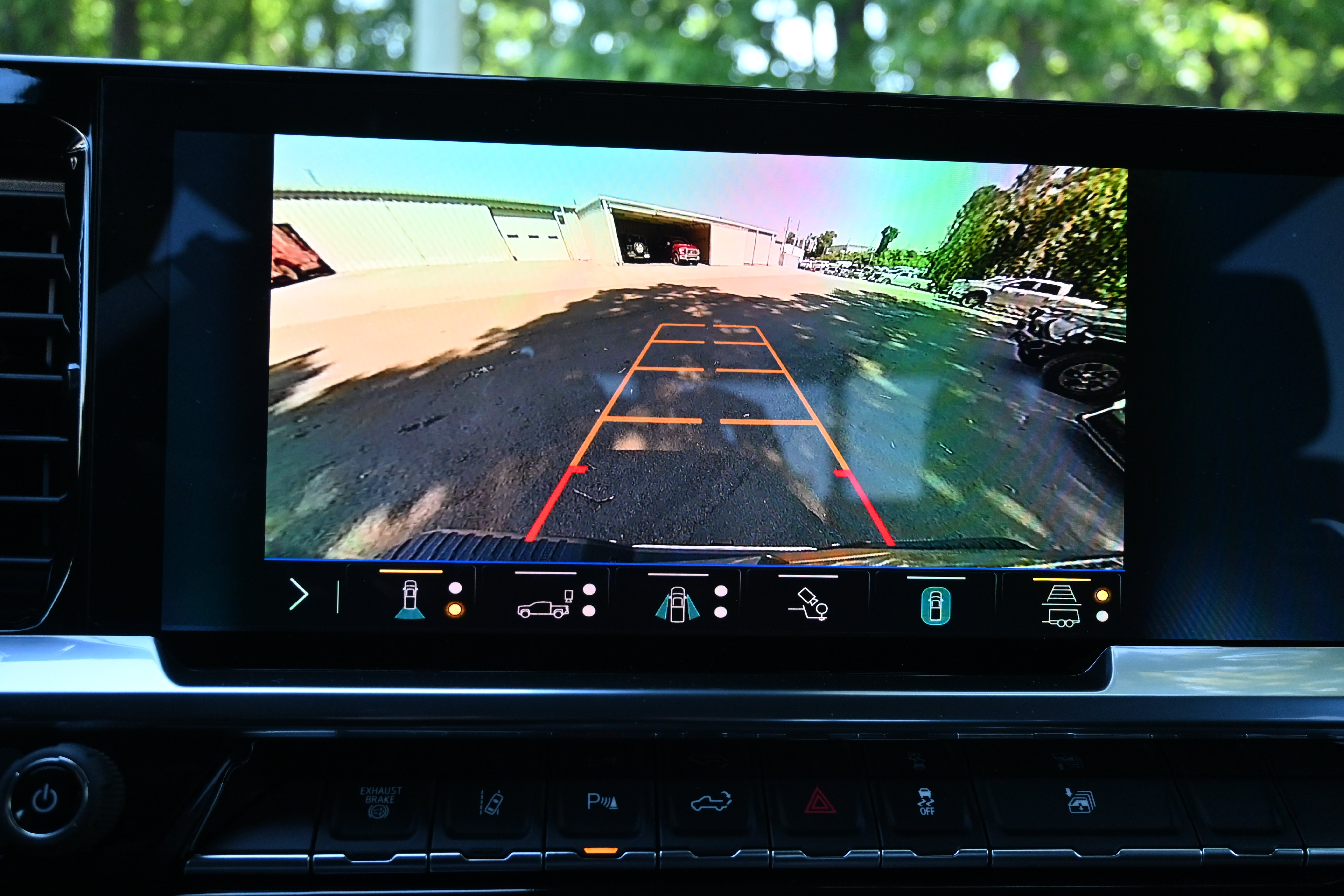 New 2026 Chevrolet Silverado 2500 LTZ w/ LTZ Premium Package AWD/4WD image 24