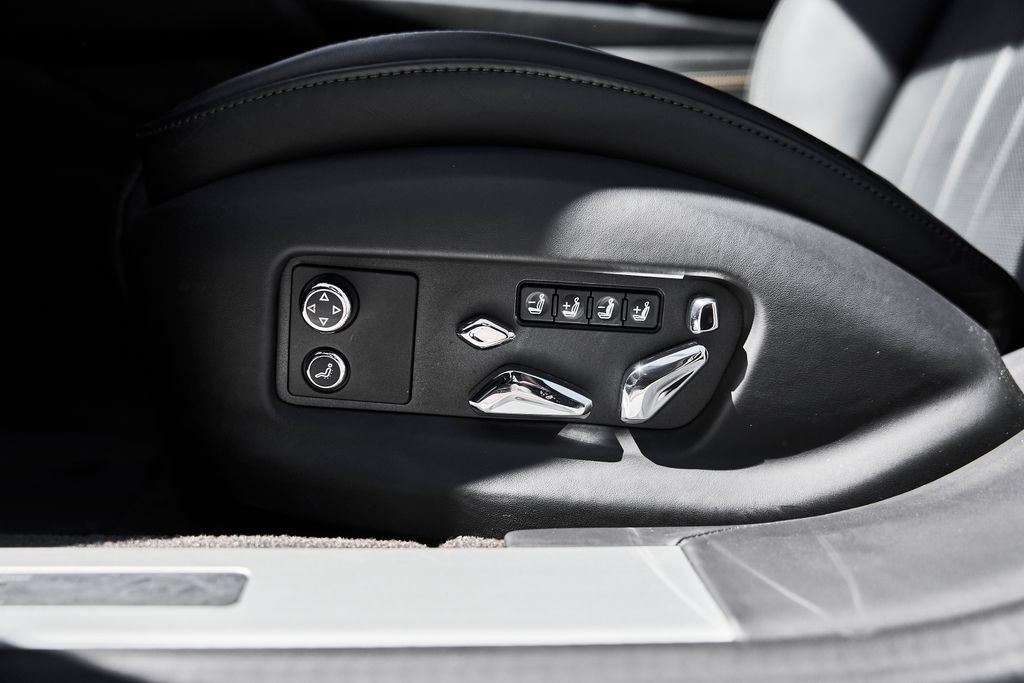 Used 2024 Bentley Flying Spur V8 AWD/4WD image 38