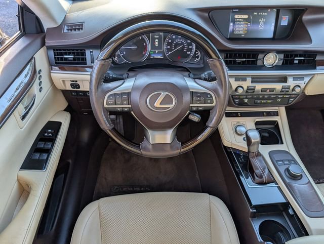 Used 2017 Lexus ES 350 w/ Premium Package image 16