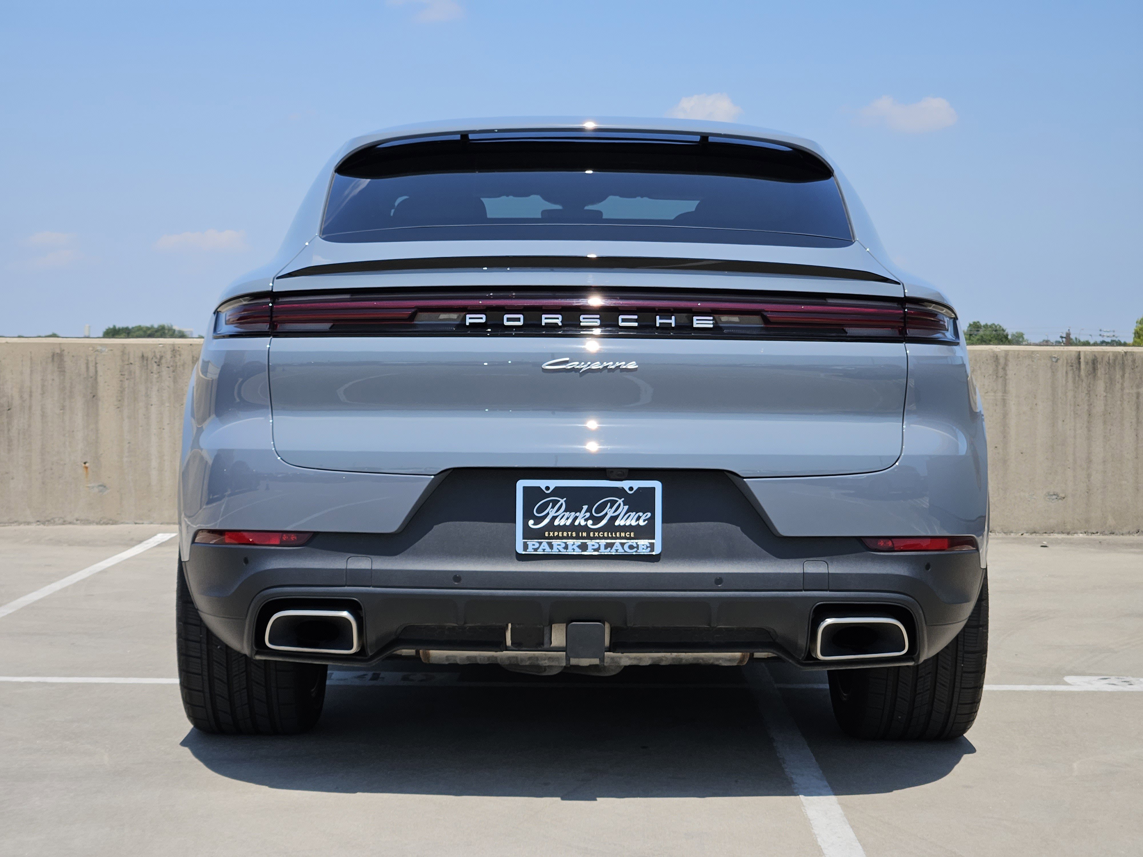 Certified 2025 Porsche Cayenne Coupe image 7