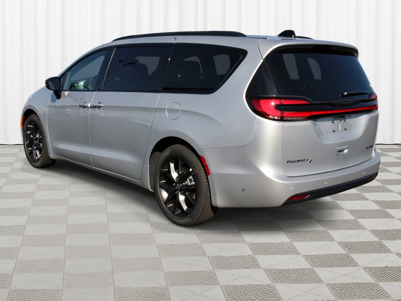 New 2026 Chrysler Pacifica Limited w/ S Appearance Package image 37