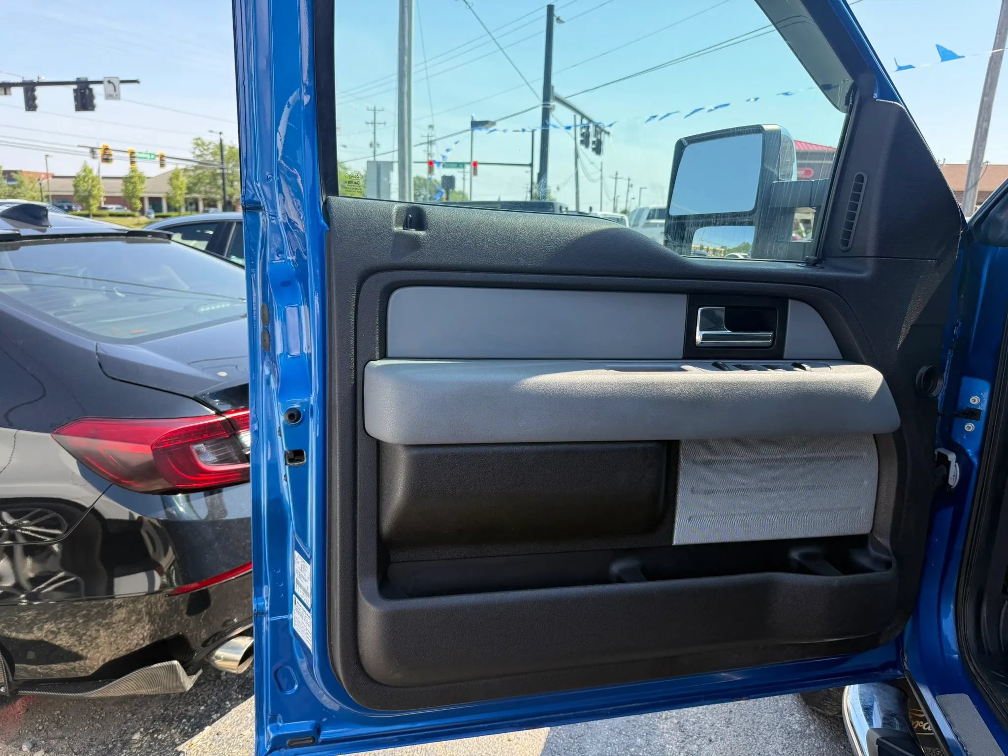 Used 2012 Ford F150 XLT w/ XLT Chrome Pkg AWD/4WD image 10