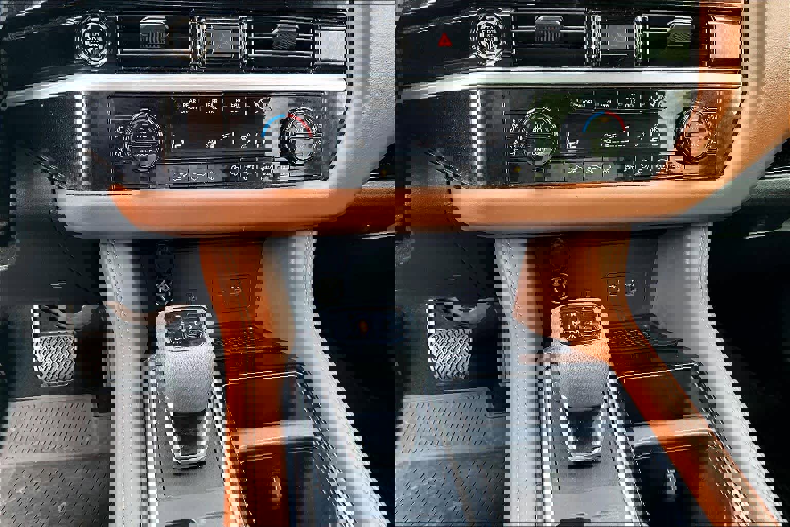 Used 2024 Nissan Pathfinder Platinum w/ Cargo Package image 32