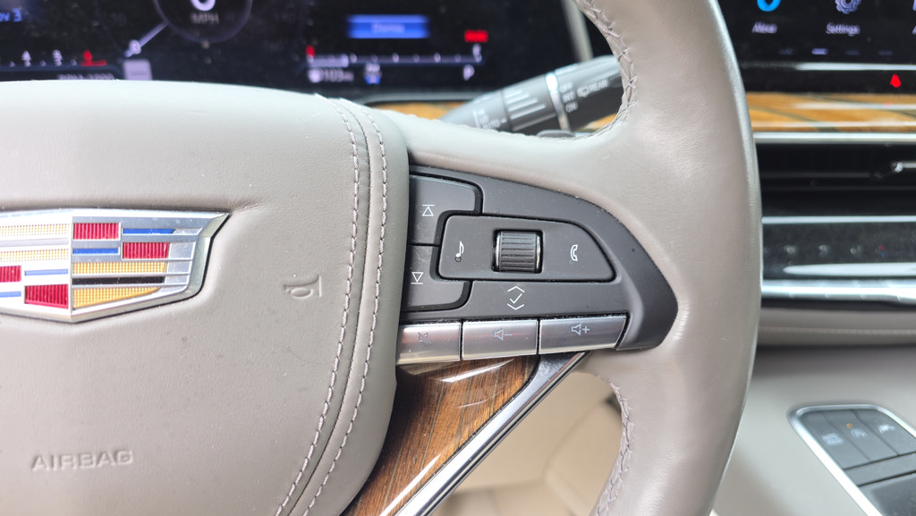 Used 2023 Cadillac Escalade ESV Sport Platinum w/ LPO, ONYX Package AWD/4WD image 24