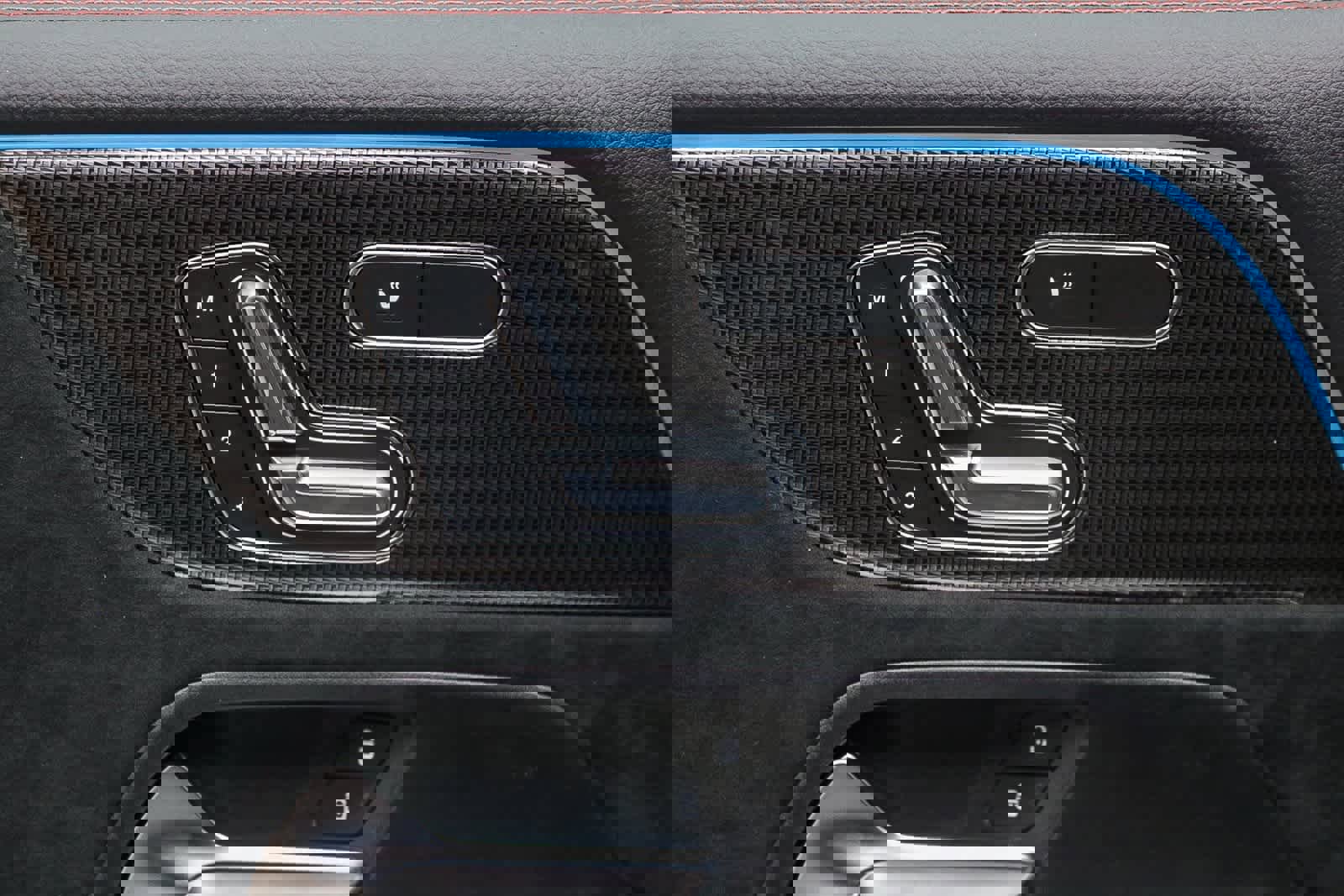 New 2025 Mercedes-Benz GLB 35 AMG 4MATIC image 23