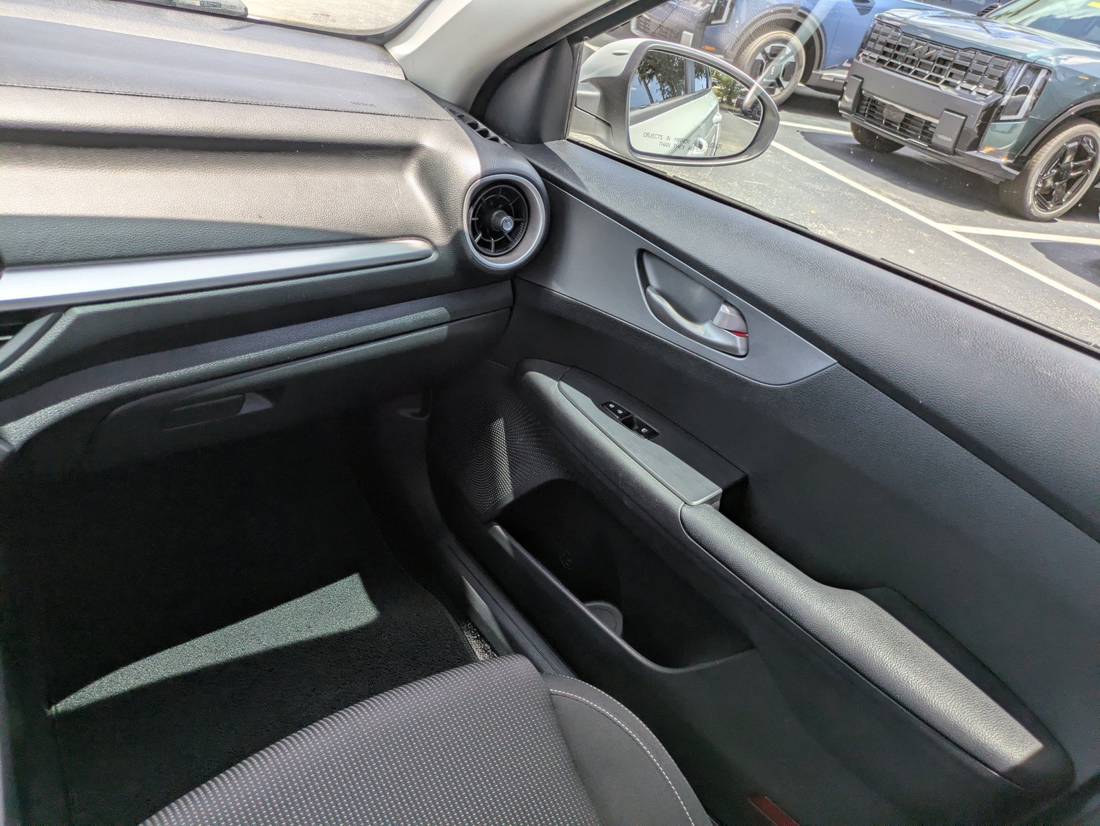 Certified 2021 Kia Forte LXS FWD image 13