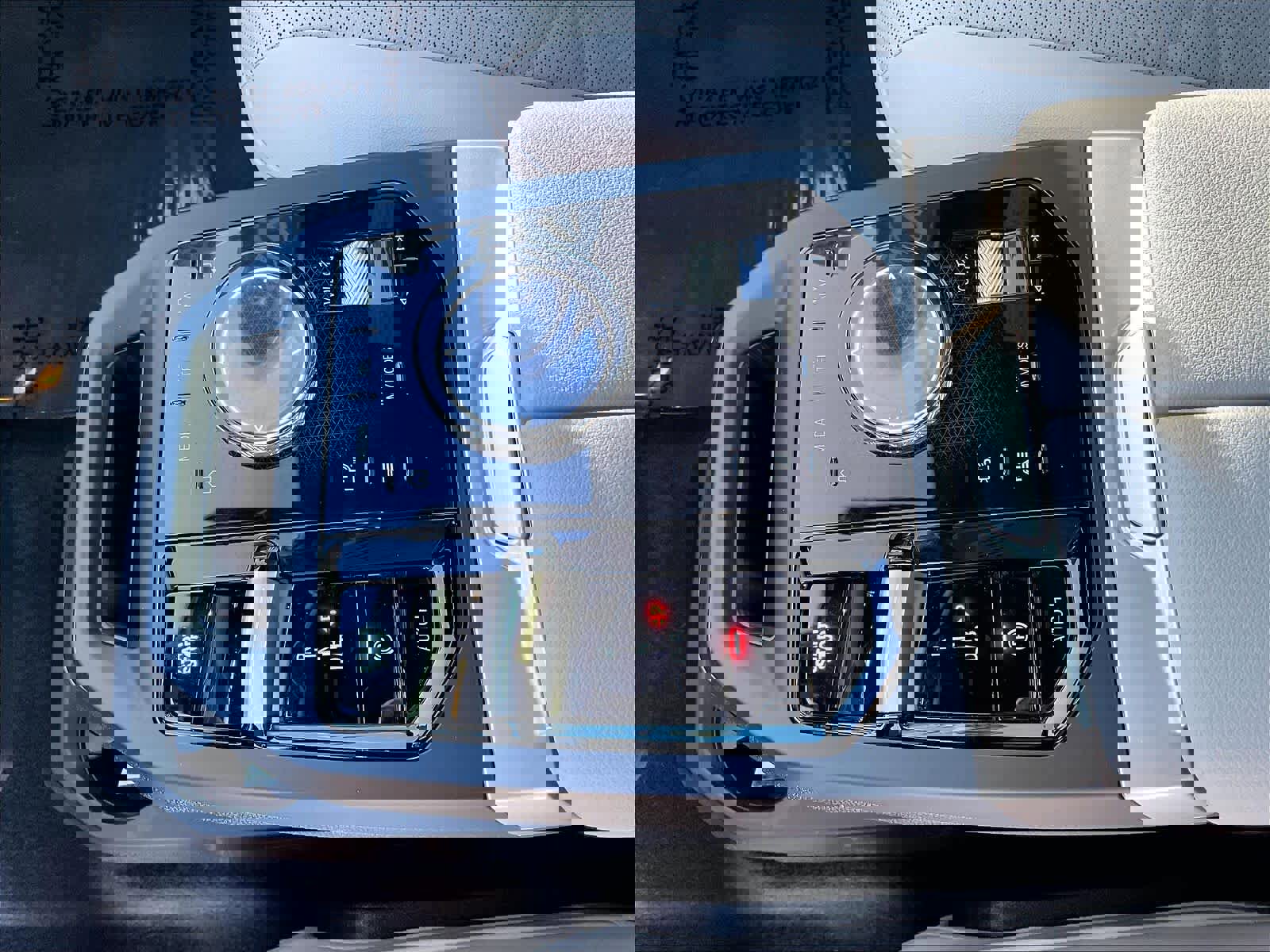 Used 2025 BMW iX xDrive50 w/ Convenience Package image 19