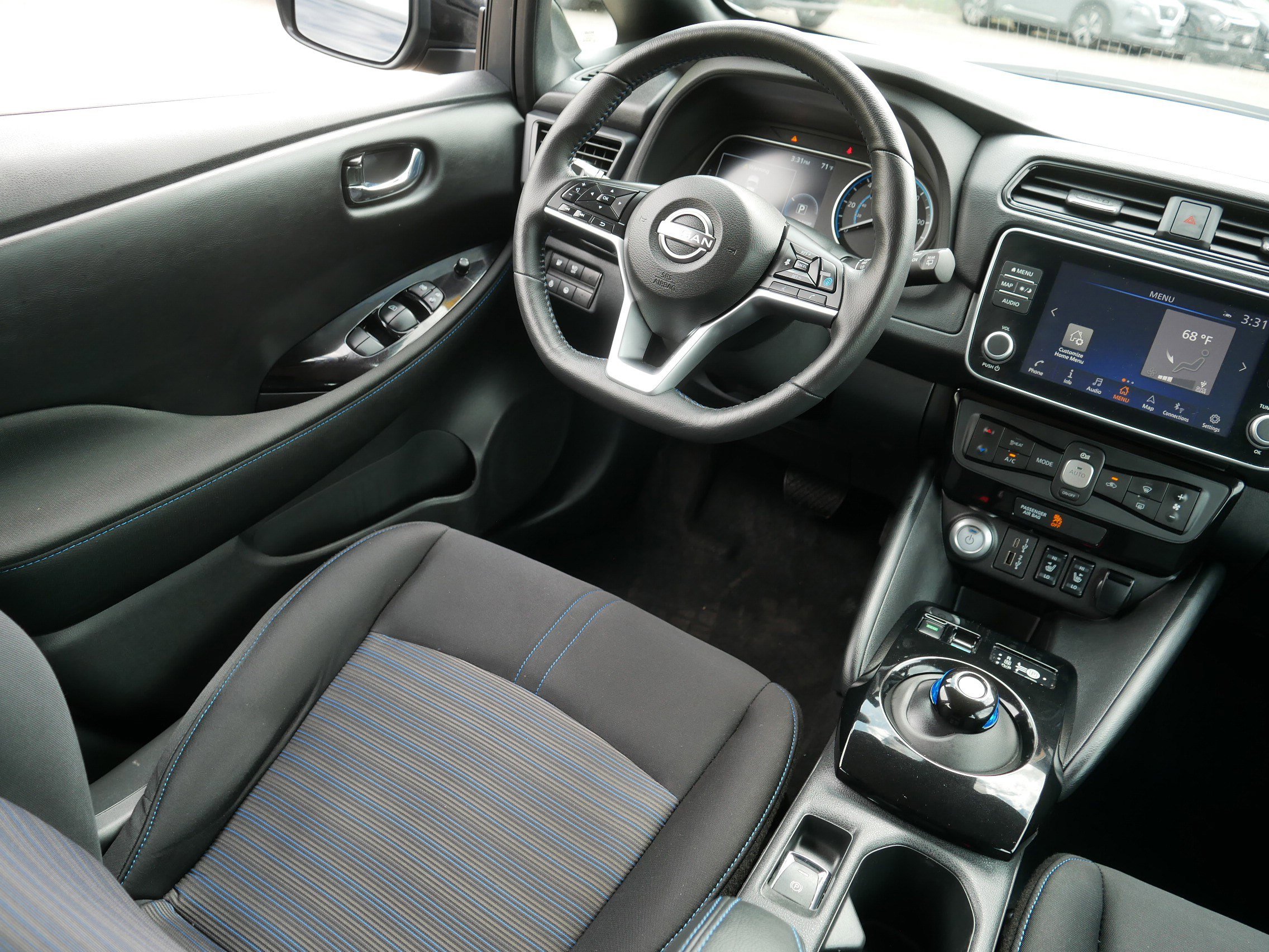 Certified 2023 Nissan Leaf SV Plus FWD image 9
