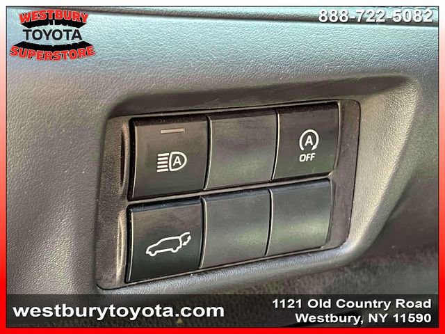 Used 2023 Toyota Highlander XLE AWD/4WD image 24