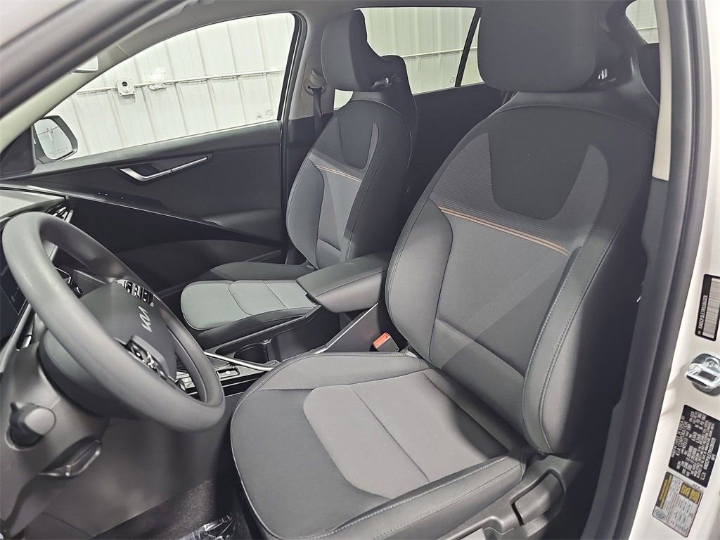 Used 2024 Kia Niro LX image 14