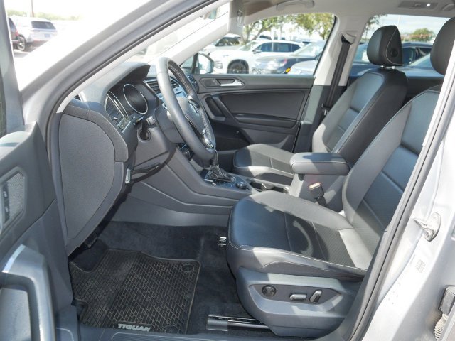 Used 2021 Volkswagen Tiguan SE w/ Panoramic Sunroof Package AWD/4WD image 13