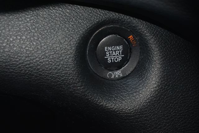 Used 2019 Jeep Cherokee Limited w/ Luxury Group image 23