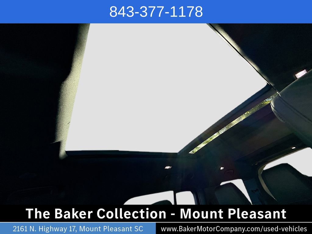 Used 2024 Land Rover Defender 130 X-Dynamic SE AWD/4WD image 26