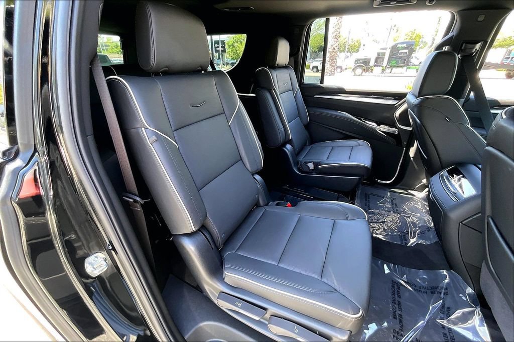 New 2026 Cadillac Escalade ESV Sport AWD/4WD image 30