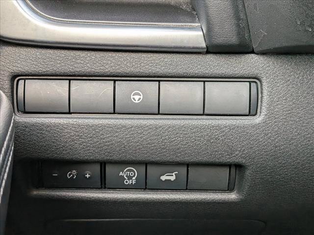 Used 2024 Nissan Rogue SV FWD image 17