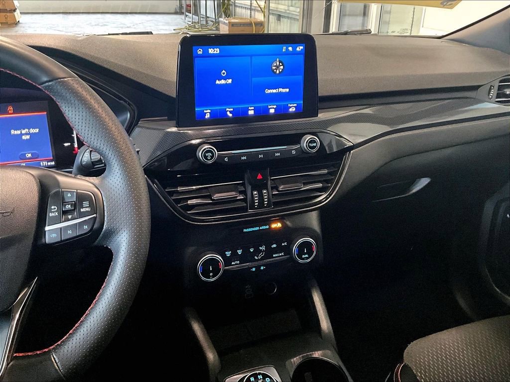 Used 2025 Ford Escape ST-Line image 18