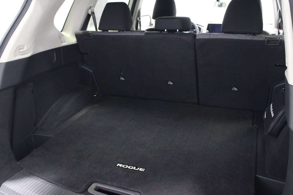 Certified 2023 Nissan Rogue SV FWD image 15