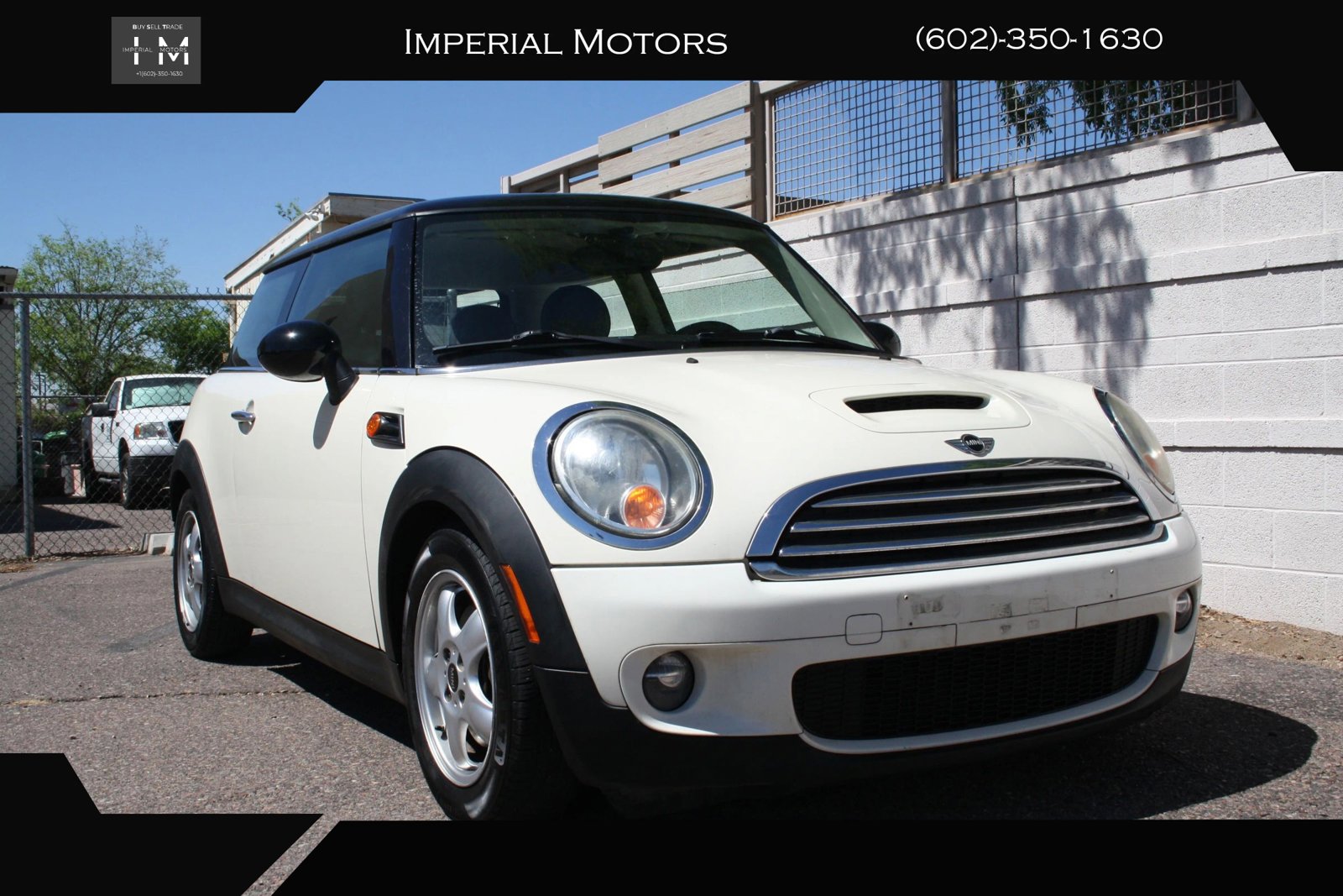 Used 2011 MINI Cooper Hardtop image 1