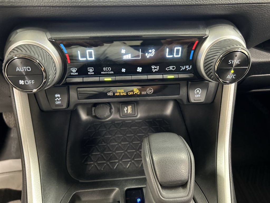 Used 2024 Toyota RAV4 XLE AWD/4WD image 16