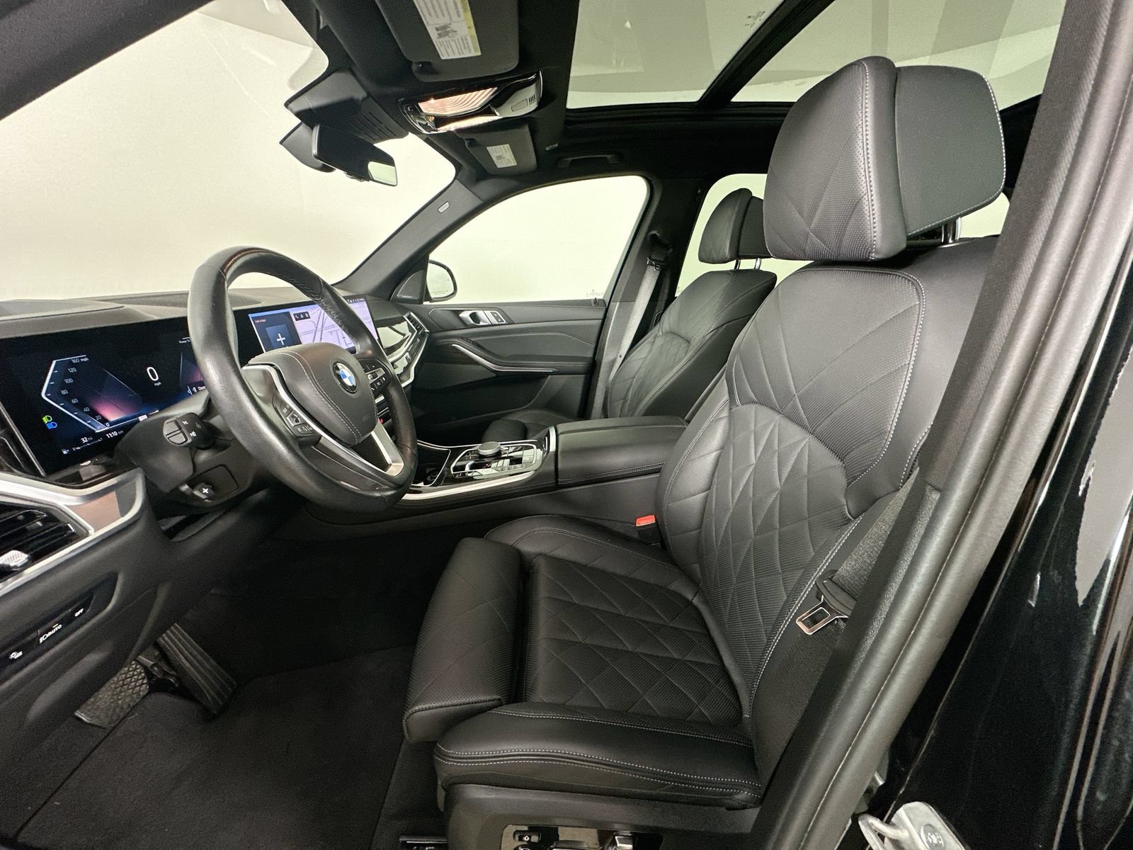 Used 2025 BMW X5 xDrive40i AWD/4WD image 32