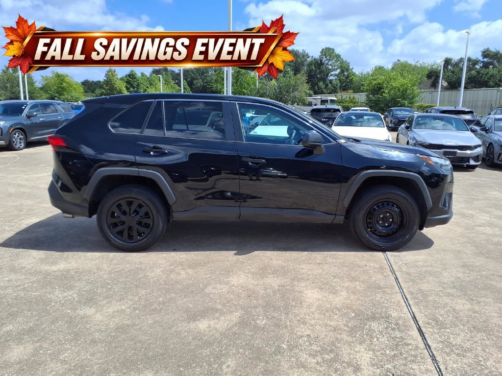 Used 2023 Toyota RAV4 LE FWD image 6
