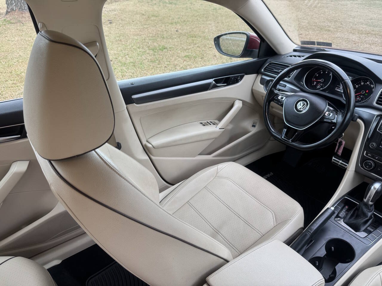 Used 2017 Volkswagen Passat 1.8T R-Line FWD image 13