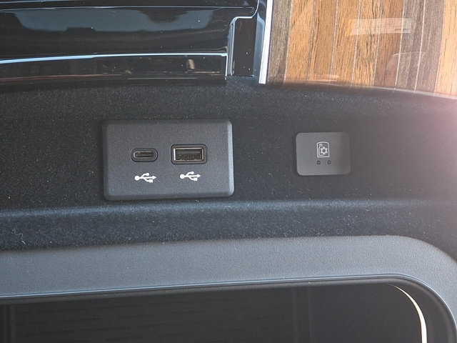 Certified 2026 Cadillac Escalade Platinum Sport AWD/4WD image 34
