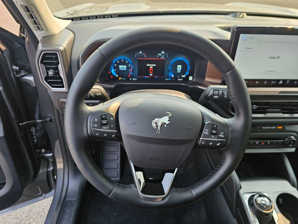 New 2025 Ford Bronco Outer Banks w/ Sasquatch Package image 14