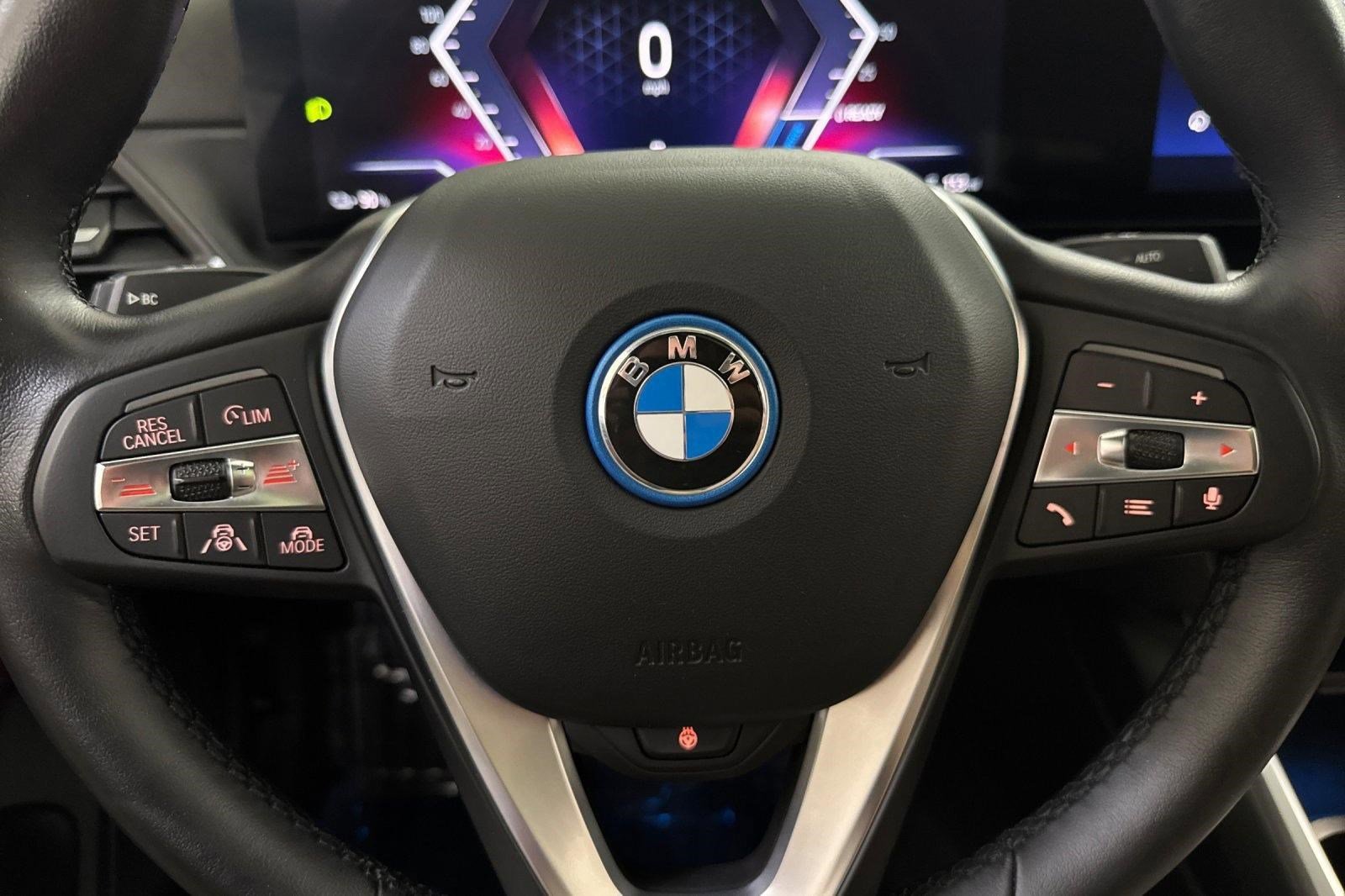 Used 2023 BMW i4 eDrive35 image 17