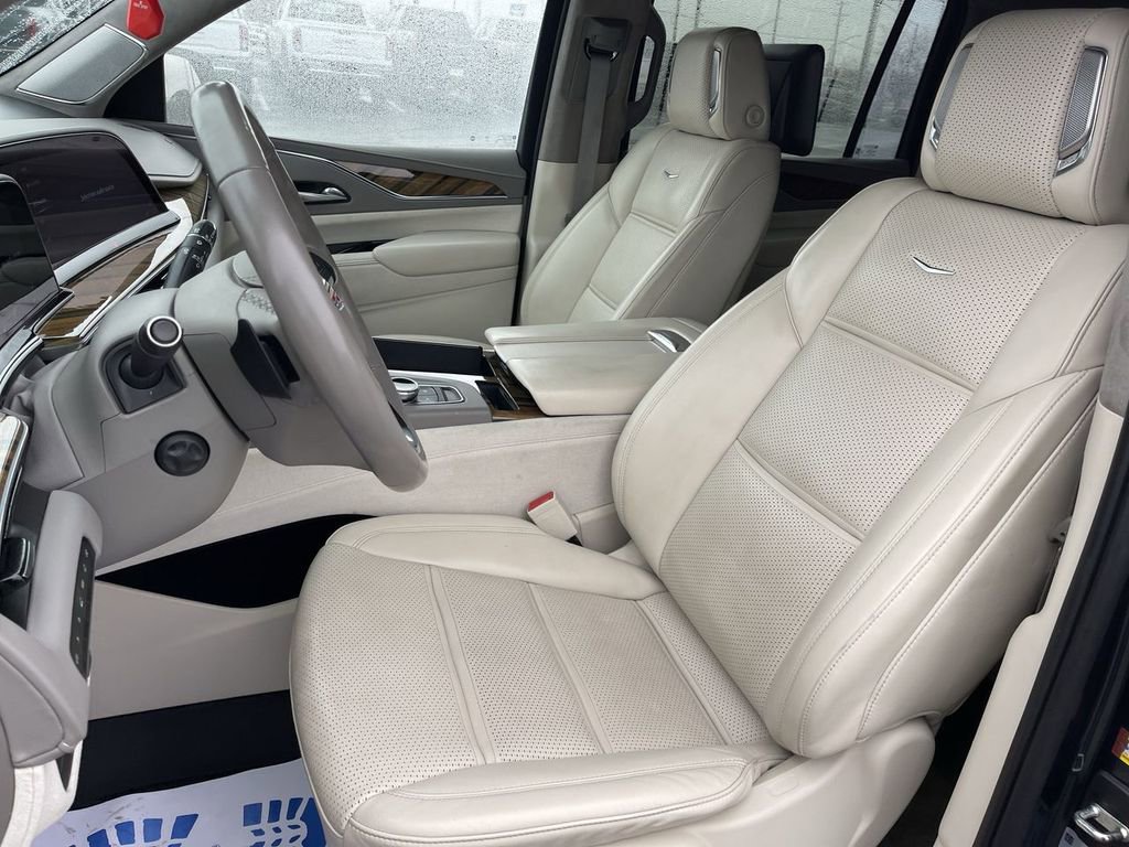 Used 2022 Cadillac Escalade ESV Premium Luxury Platinum image 11