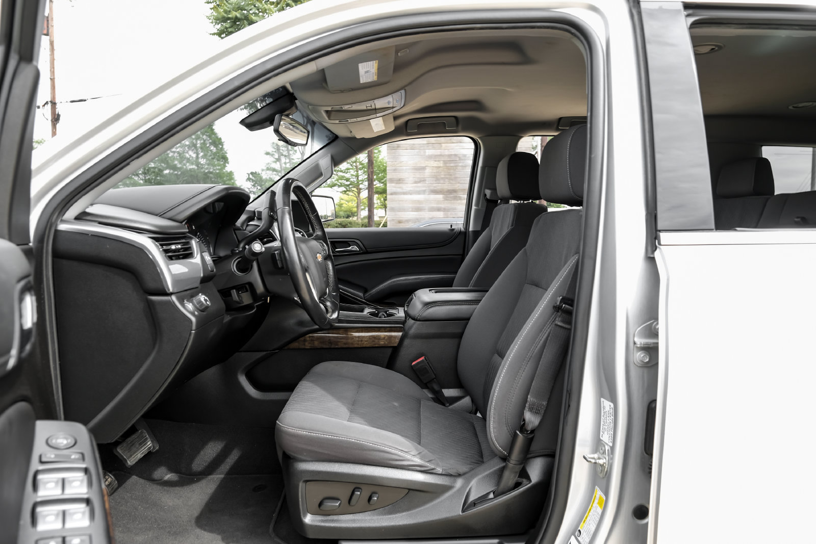 Used 2020 Chevrolet Tahoe LS RWD image 4