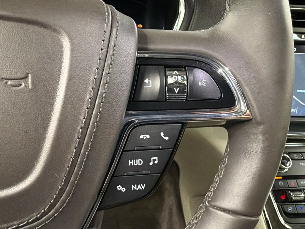 Used 2018 Lincoln Continental Reserve AWD/4WD image 18
