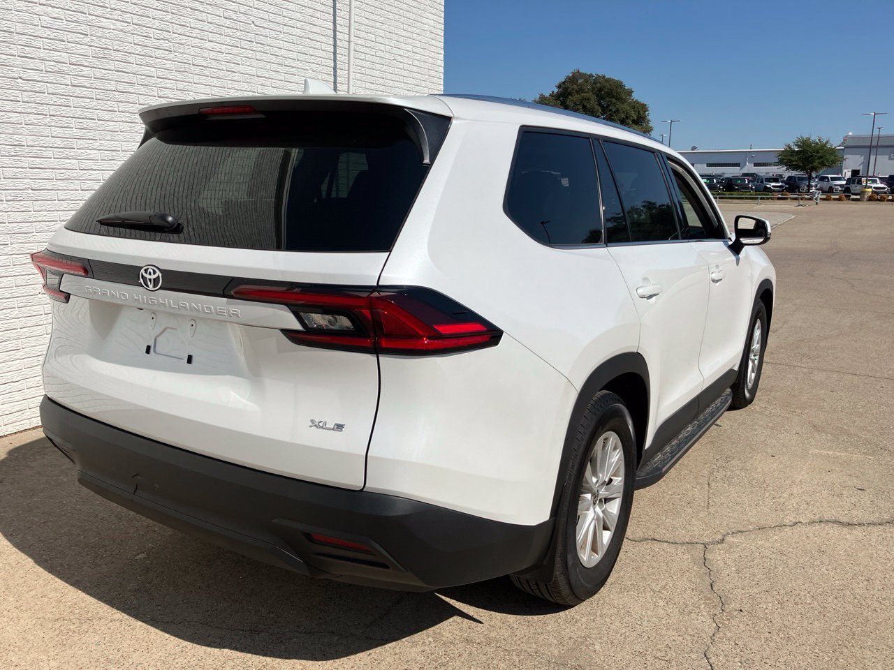 Used 2025 Toyota Grand Highlander FWD image 3
