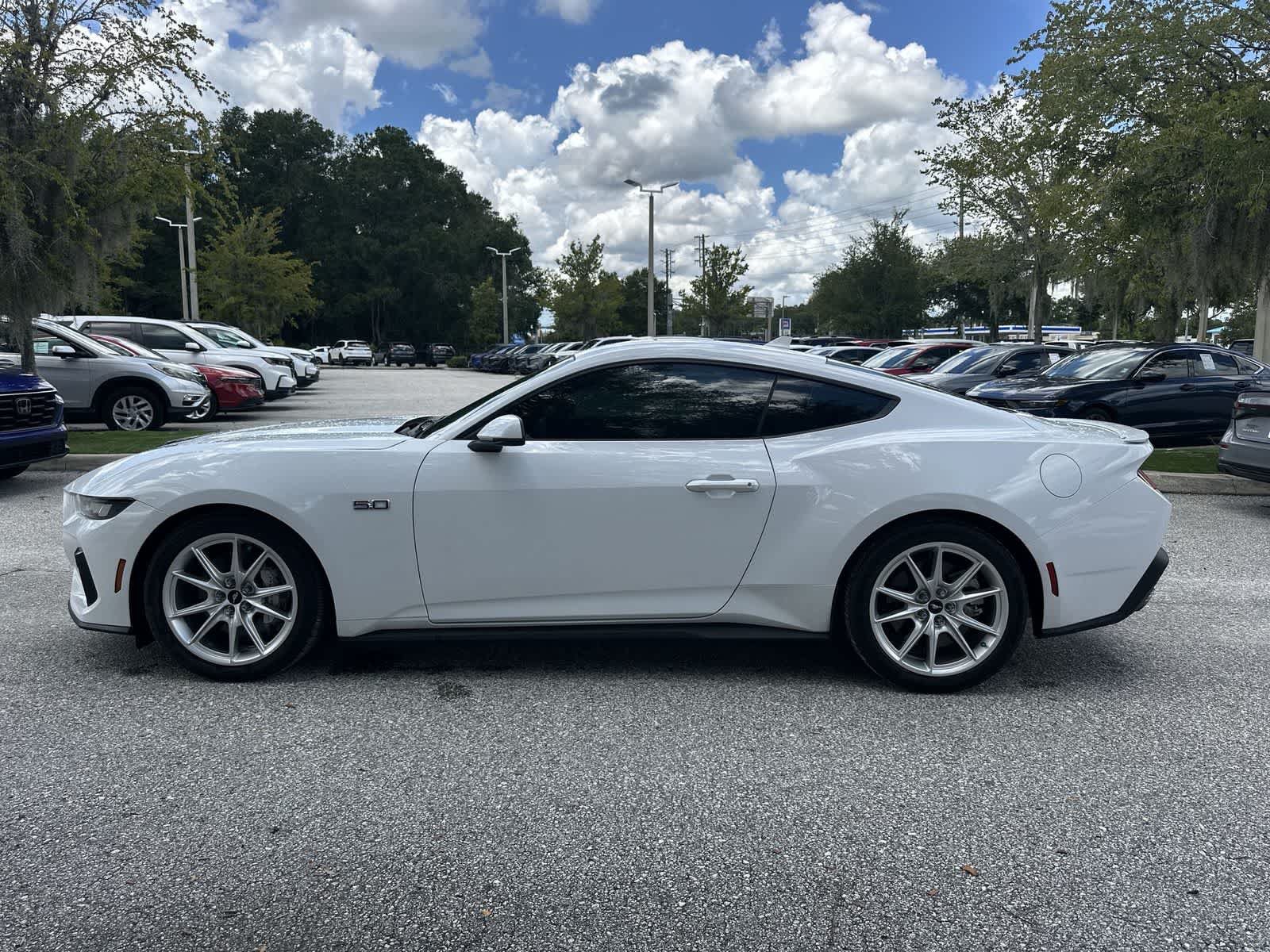 Used 2024 Ford Mustang GT Premium RWD image 3