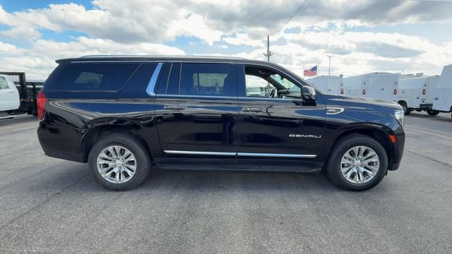 Used 2024 GMC Yukon XL Denali AWD/4WD image 9