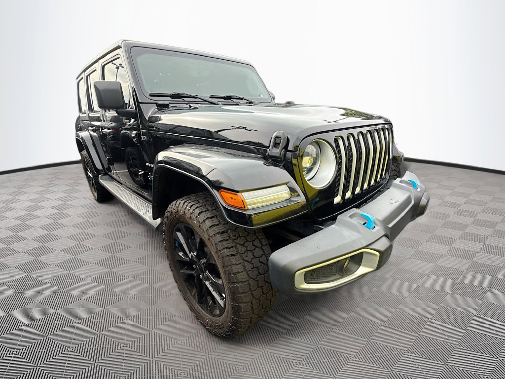 Certified 2023 Jeep Wrangler Unlimited Sahara w/ Cold Weather Group AWD/4WD image 4