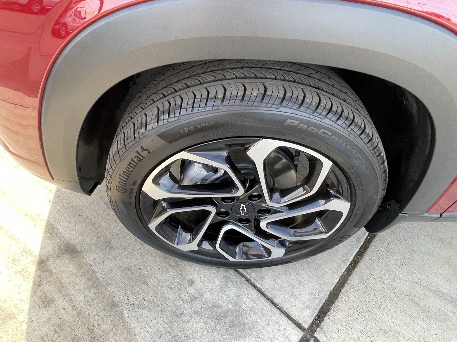Used 2024 Chevrolet Trax RS w/ Sunroof Package FWD image 9
