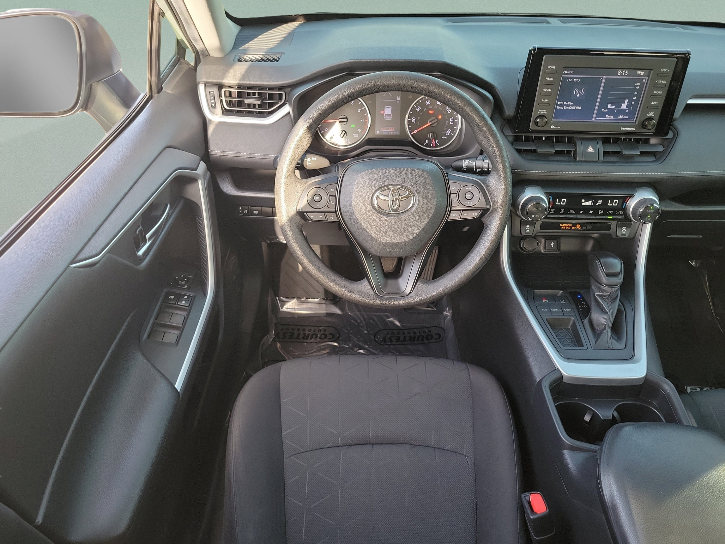Used 2020 Toyota RAV4 XLE w/ Convenience Package FWD image 9